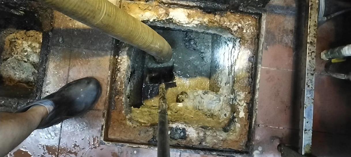 申扎污水池清理一般都有毒气，怎么预防中毒呢？